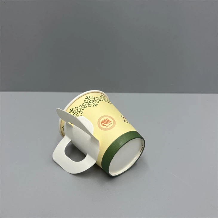 7 owns o Gwpanau Te Papur Gyda Hands